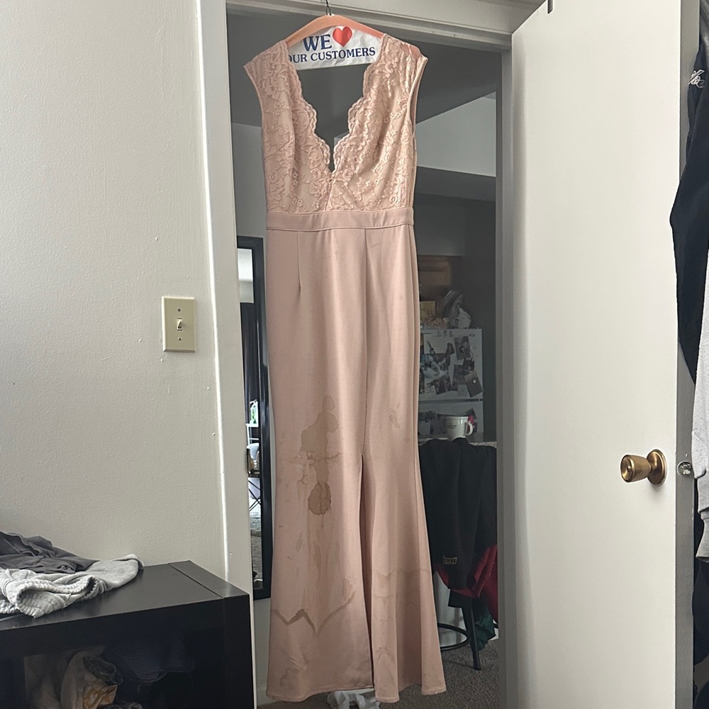Elegant Lace Maxi Dress in Blush Pink